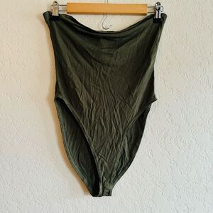 NWT | Boohoo | army green tube top bodysuit | 2